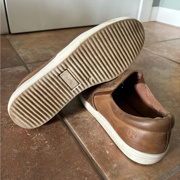 Women’s Roper Shoes - Picture 3 of 3